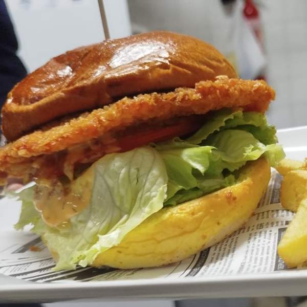 Hamburguesa a Quesera Pollo Hamburguesa a Quesera Pollo