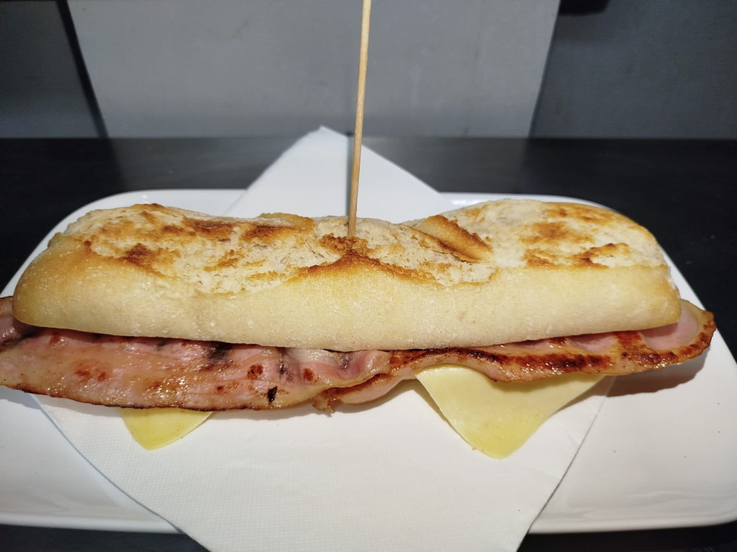 Bocadillo De Bacon Y Queso Bocadillo De Bacon Y Queso