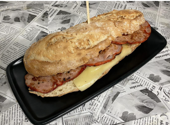 Bocadillo De Lomo Y Queso Bocadillo De Lomo Y Queso