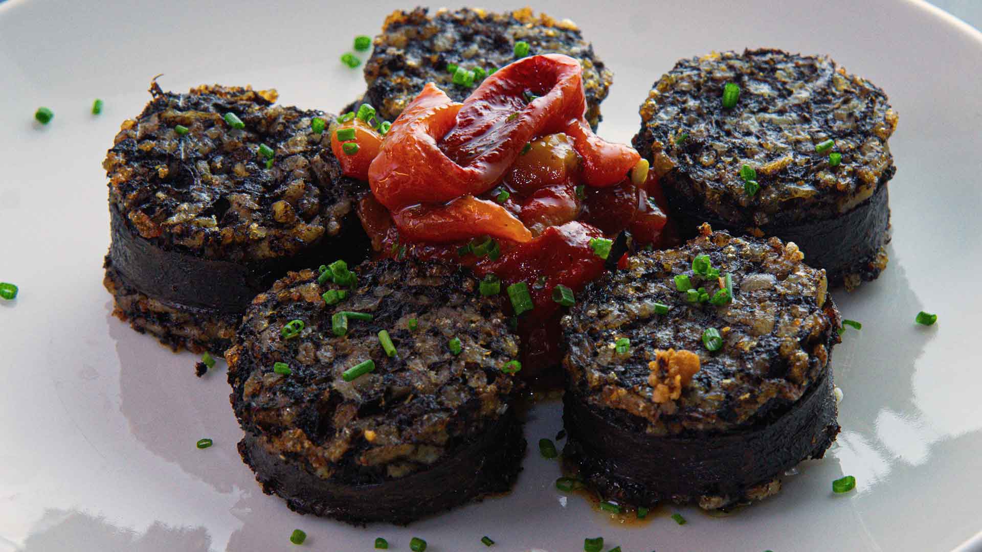 morcilla con pimientos rojos